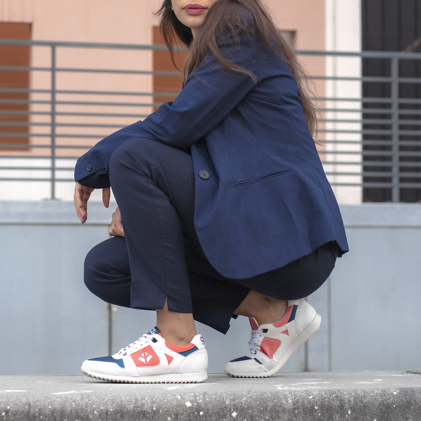 Baskets running végan et écologique femme blanche corail - Raven Cog